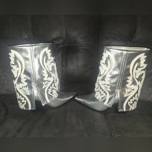 AZALEA ESPERANZA-SILVER WESTERN BOOTIE Metallic Silver Foldover Cowboy Boots